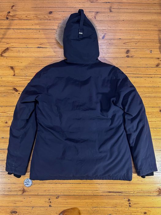 Canada goose puffer jacket яке
