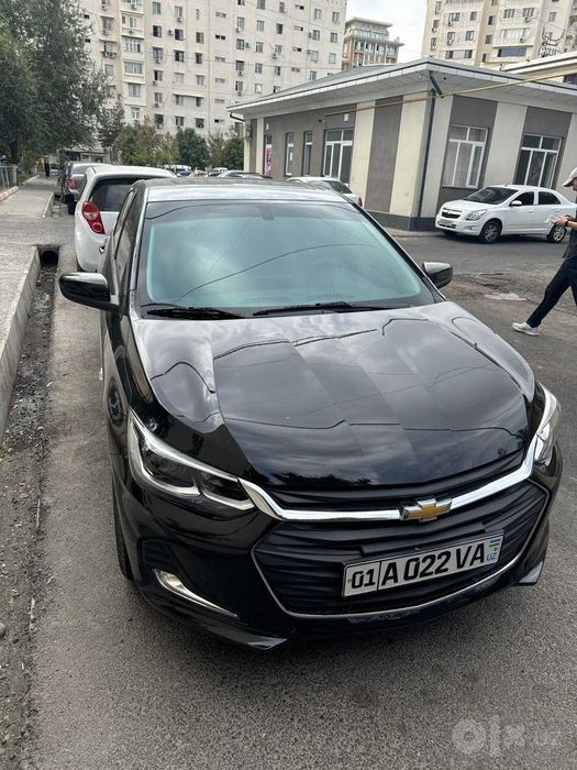 Продам свою машину Onix