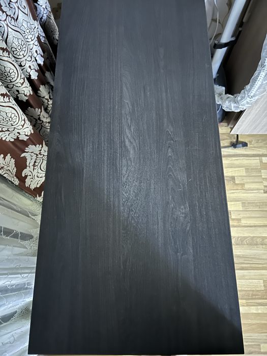 Продаю стол и кровать односпальную с матрасом