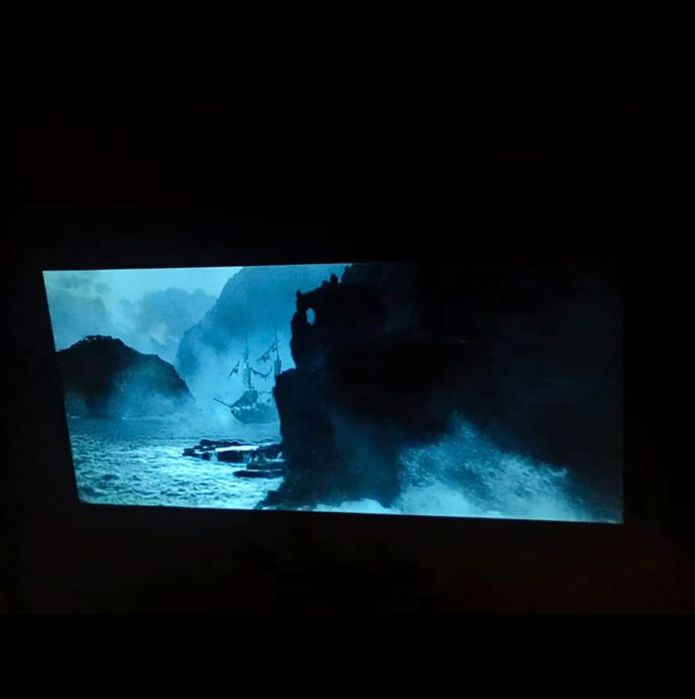 Videoproiector smart wifi