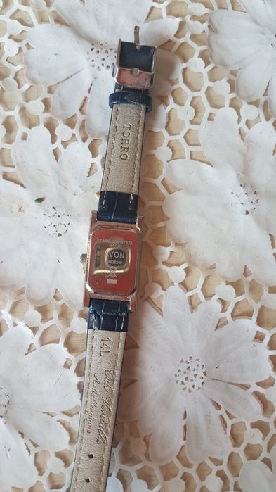 Стилни часовници и 100% оригинален часовник Cristian Lay