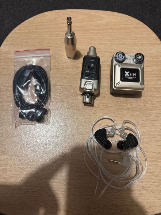 Sistem de monitorizare   X-vive in-ear U45+ căști KZ