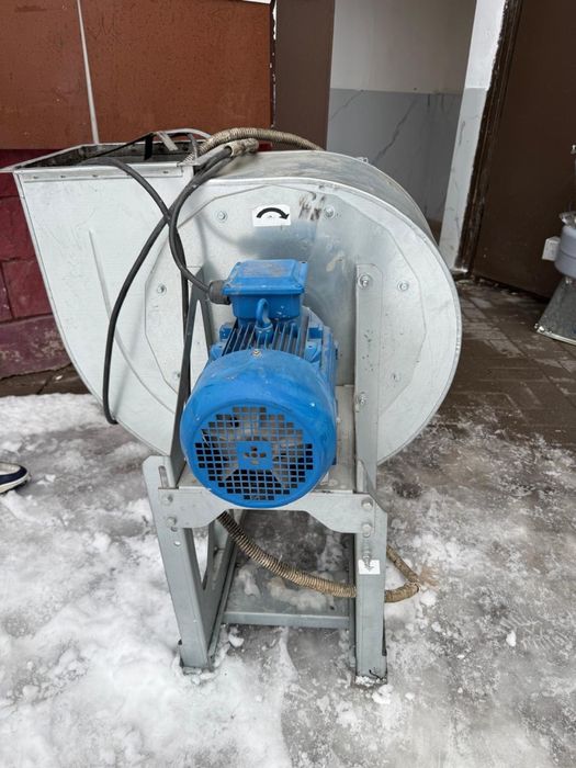 Вытяжка мотор и вентилятор 120к