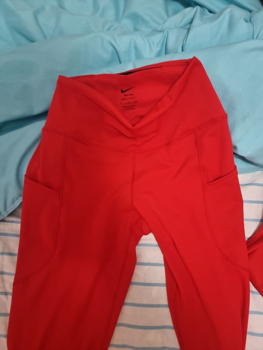 Одежда найк красный