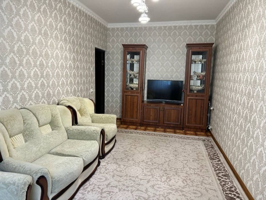 1/4/4 (39кв.м.) 8 микрорайон | с ремонтом, мебель и техника в подарок!