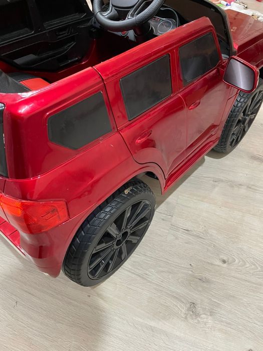 Продам машину игровую