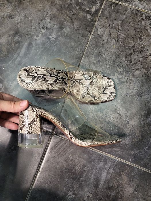 Продам новые туфли bershka