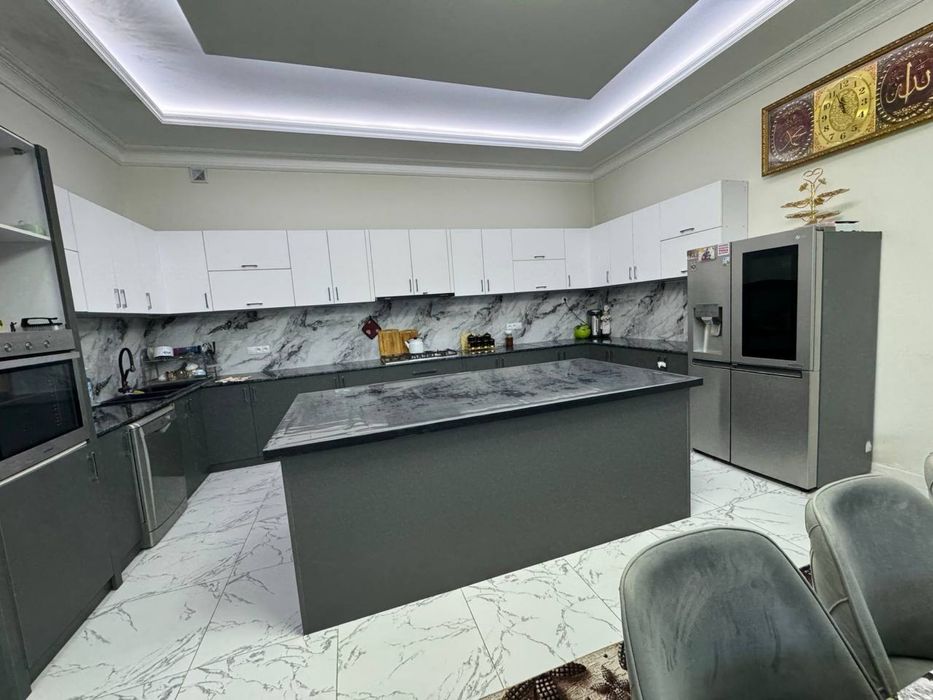 uy sotiladi. yahshi narhda