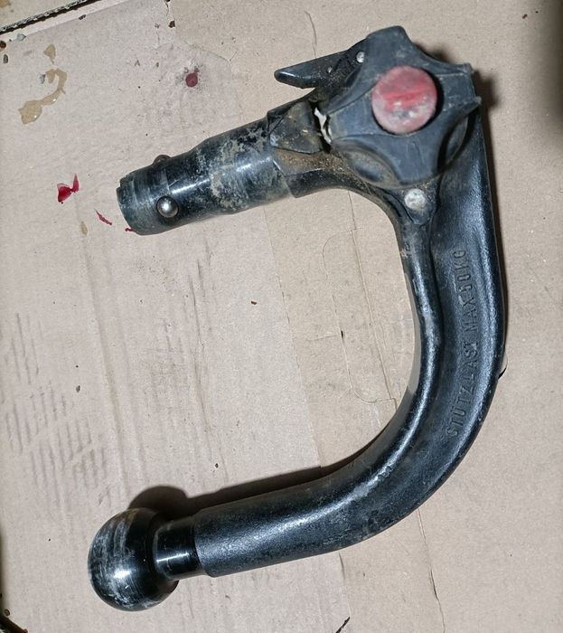 Cârlig remorcare,Polo 4 9N,an 01-09,asigur expedierea coletului avanta