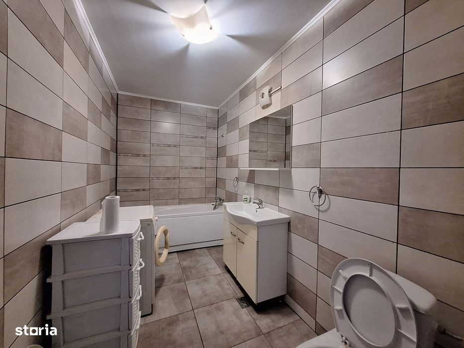 Apartament cu o camera decomandat, balcon, zona Florilor