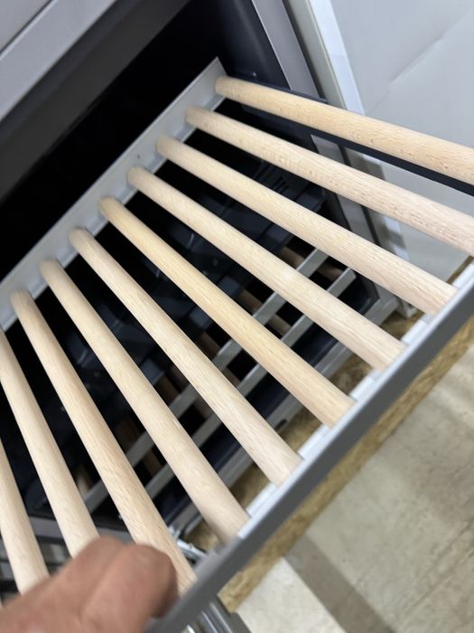 Витрина/охладител за вино Gaggenau A+++  Безупречна Germany ГАРАНЦИЯ