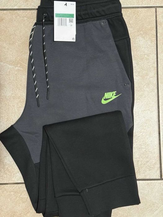 Nike Tech Tracksuit Black & Dark Grey