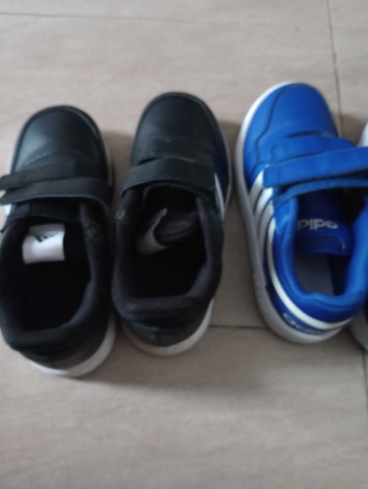 Маратонки адидас