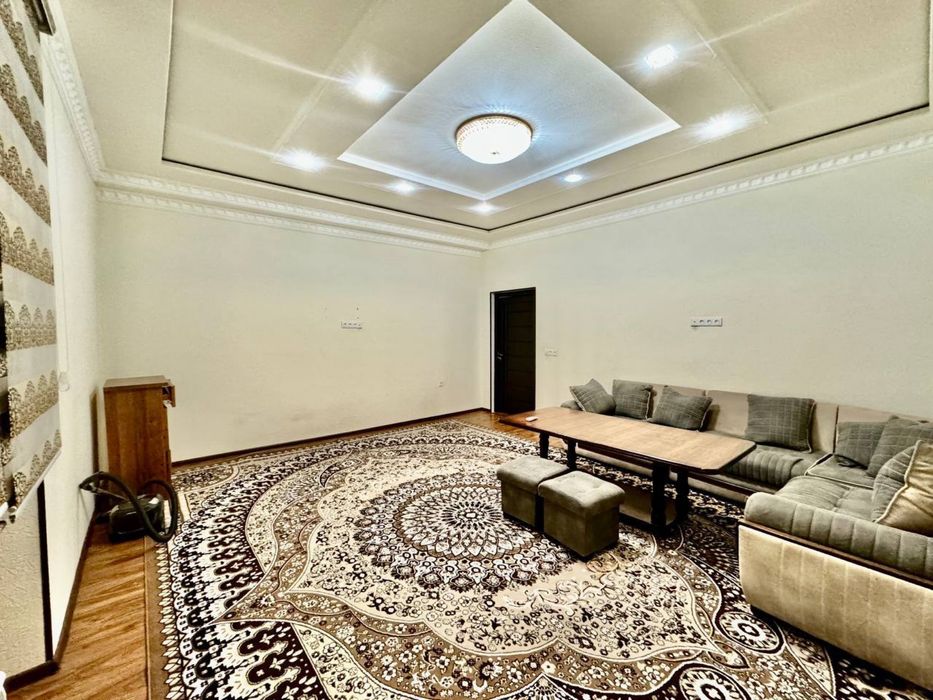 Vokzal UzGazoil qizil dom 350$