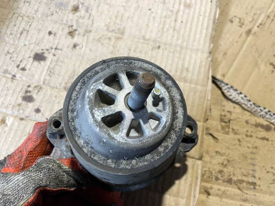 Тампон Двигател Десен Porsche Cayenne 957 4,8 V8