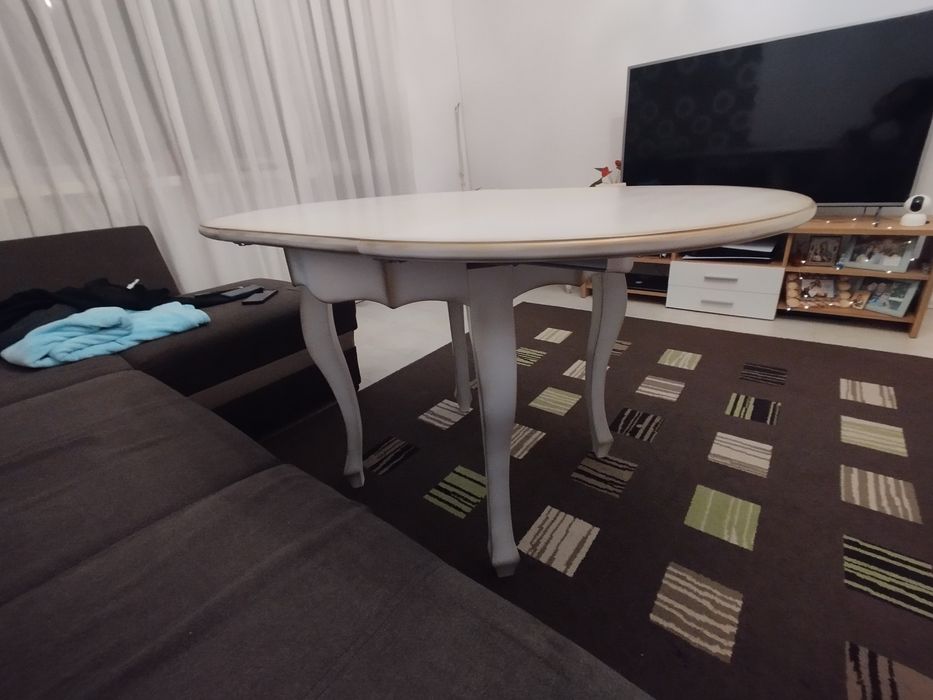 Красива холна маса