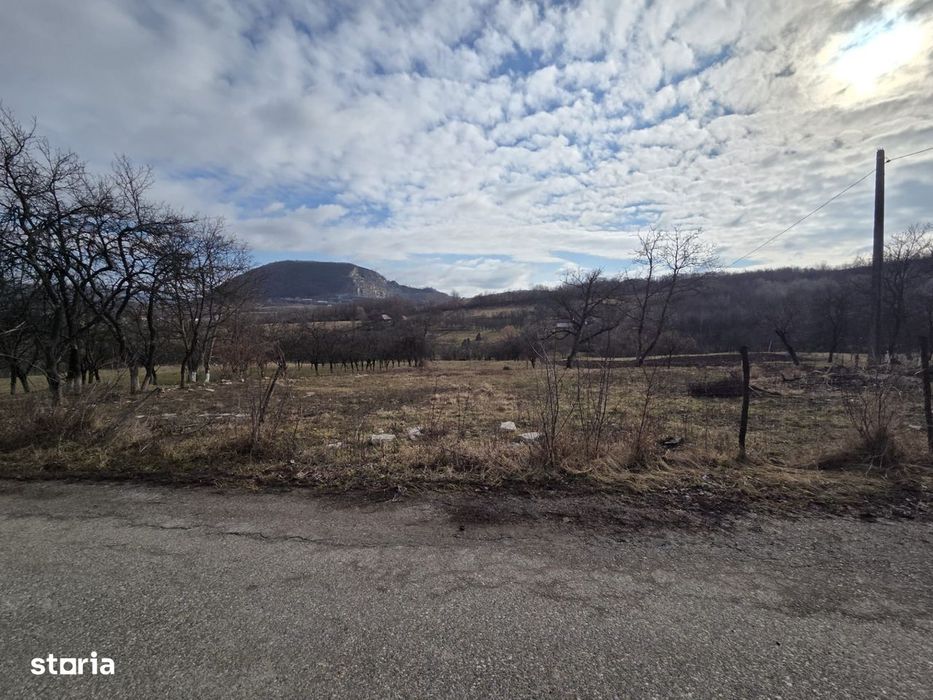 Teren intravilan, 3800 mp, ideal investitie - zona turistica , Moigrad