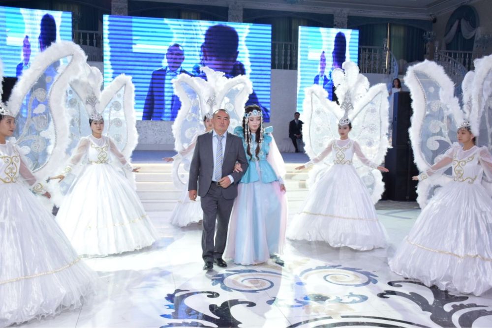 Продам платья  для свадеб и Узату