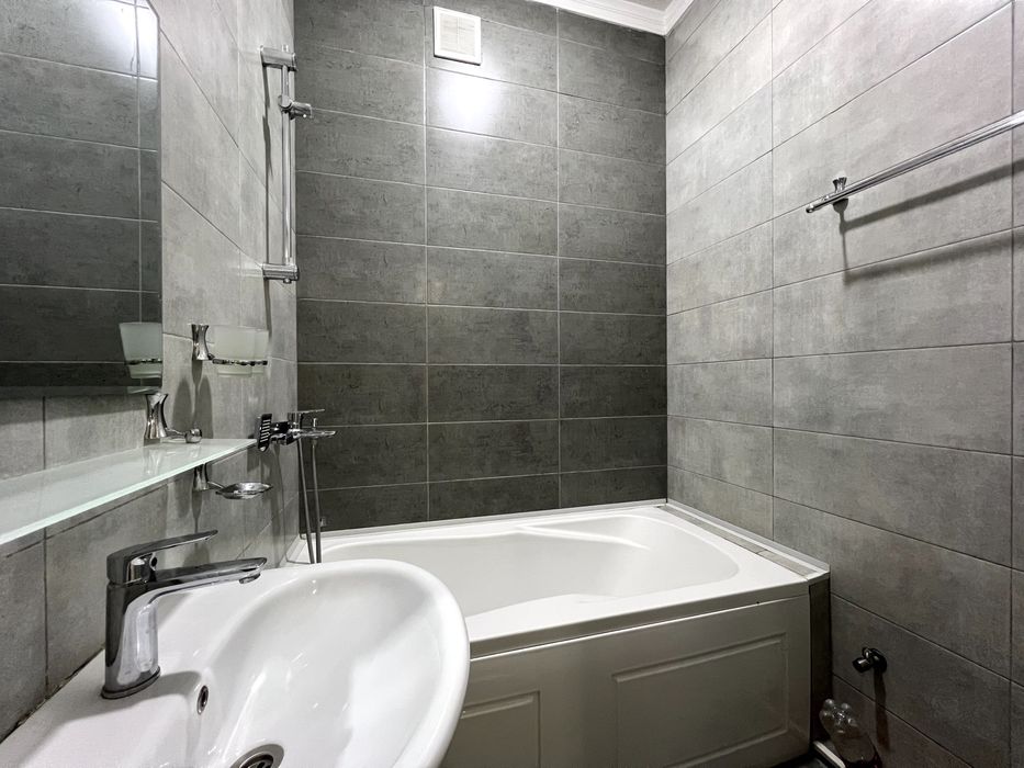 Продаётся 3х комнат квартира 72 м2 кирпич ЖК "ГРИНВИЧ" Электроаппарат