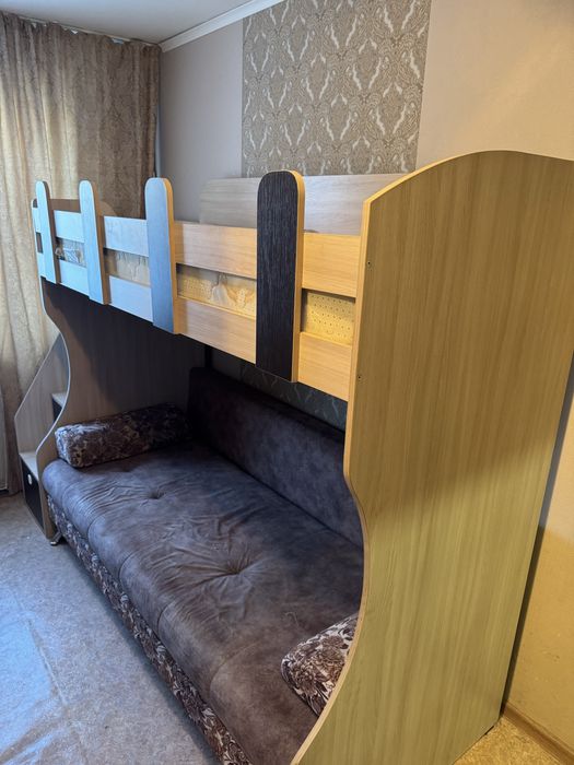 Продам двухъярусную кровать