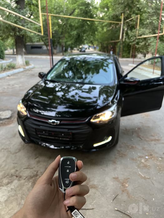 Chevrolet Onix Red Line