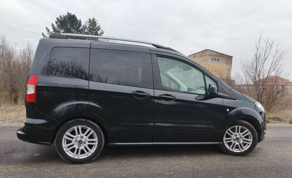 Ford Tourneo Courier Titanium