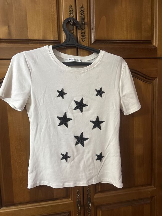 Бяла блуза със звезди