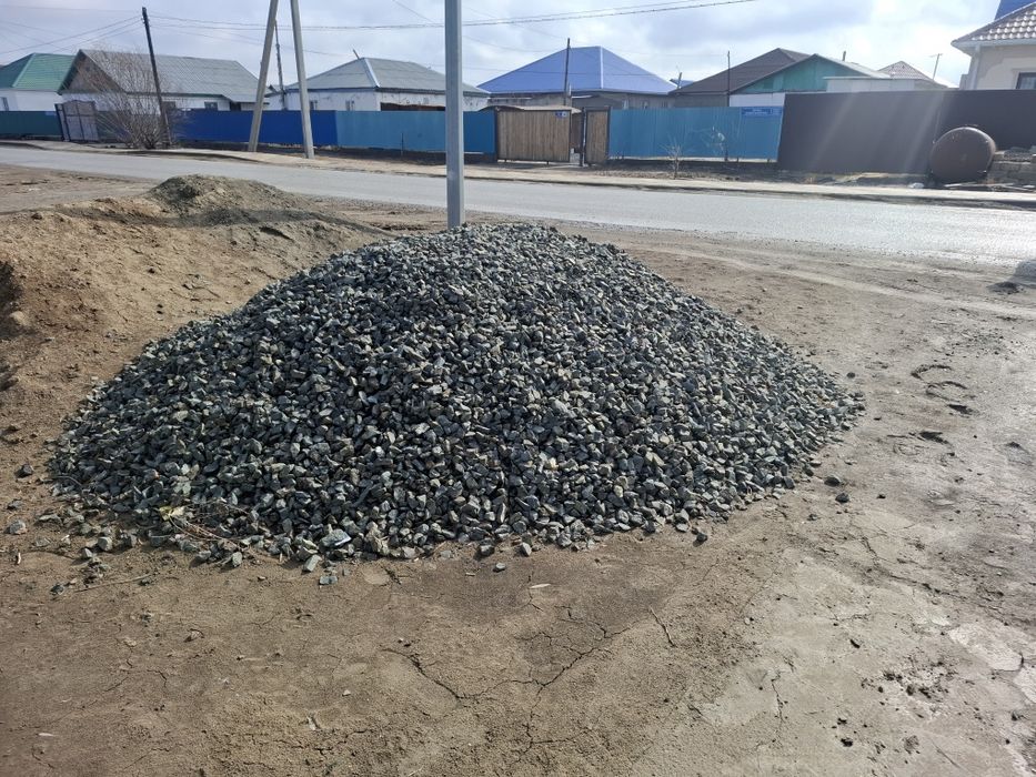 Щебень плотных пород.