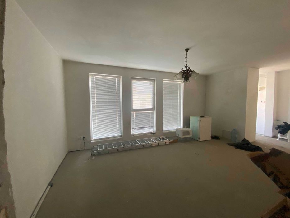 Самостоятелна нова къща, сп.Чайка, гараж