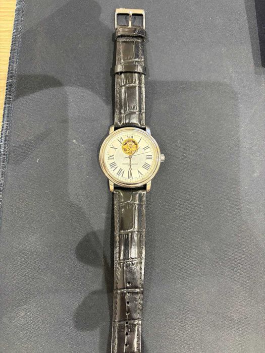 Наручные часы Frederique constant