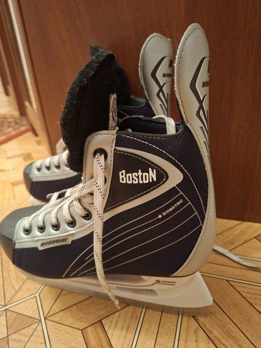 Продам коньки хоккейные