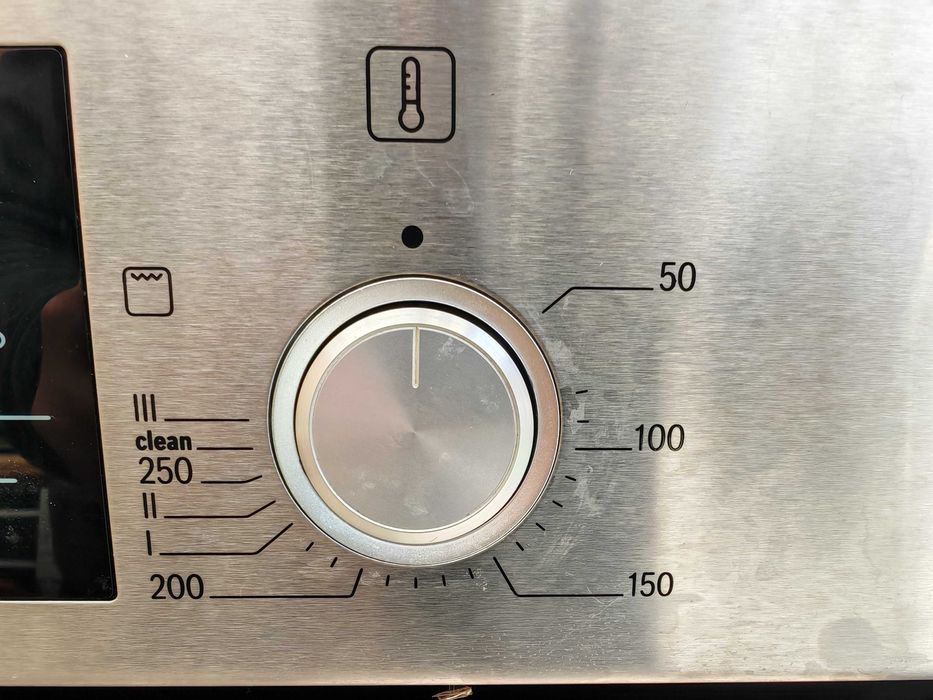 Фурна за вграждане Bosch (60 см)