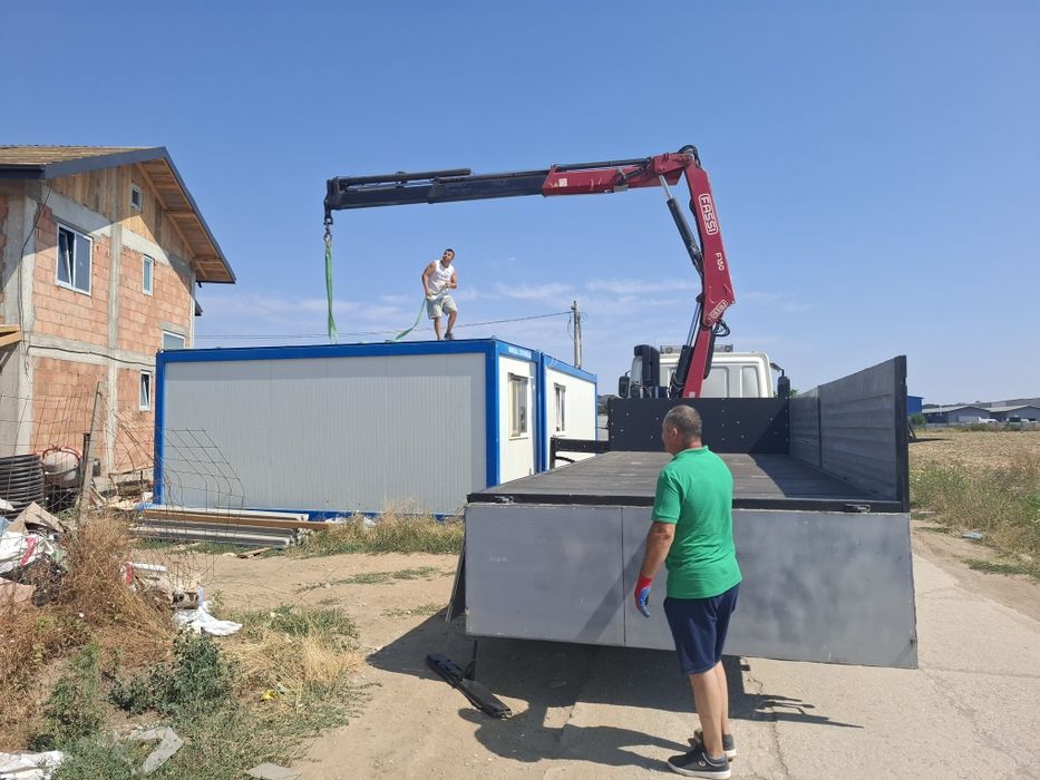 Transport containere - camion macara