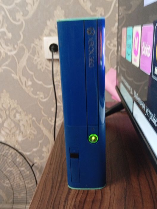 Xbox 360 e Special Edition Blue