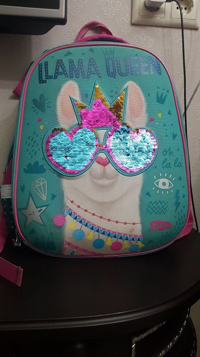 Продам рюкзак в школу.