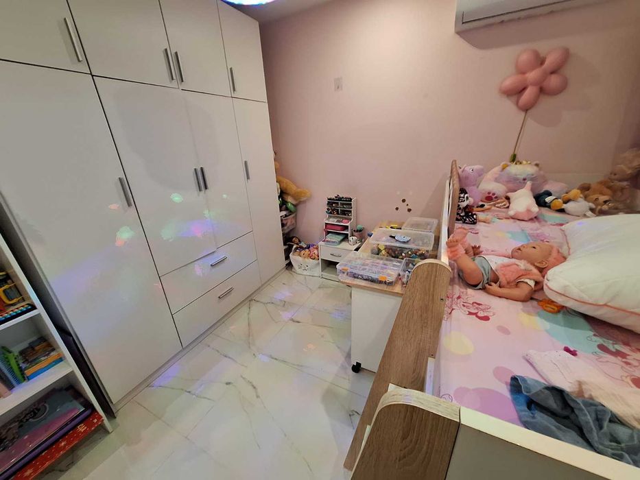 Просторен апартамент С 4 спални за продажба в района на Манастира, Казанлък – 118 кв.м., след ремонт, с търговско помещение