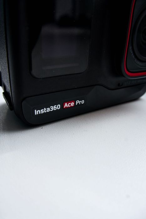 Insta360 Ace Pro с огромным кол-вом аксессуаров