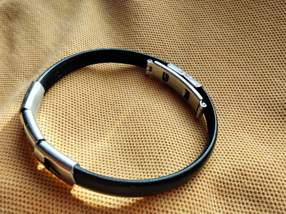 модерна дамска силиконова гривна с медицинска неръждаема стомана