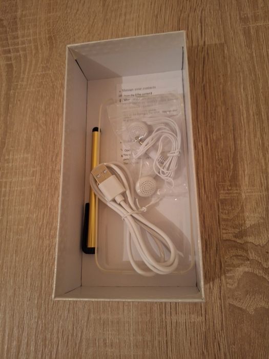 Smartphone nou, nefolosit