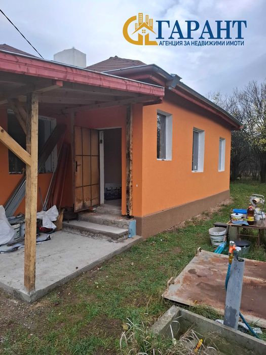 Недвижими имоти "Гарант", продава къща в с.  Кошарите, община Радомир.