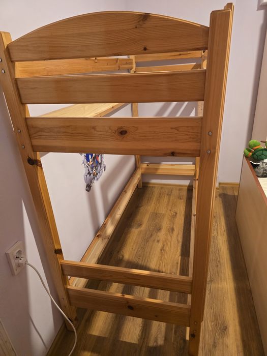 НОВО Двуетажно детско легло с нови матраци