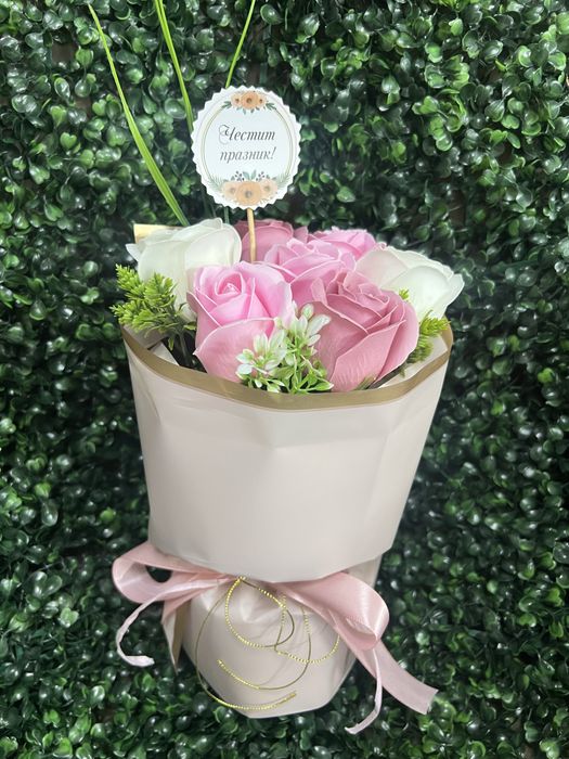 Букет от глицеринови сапунени рози