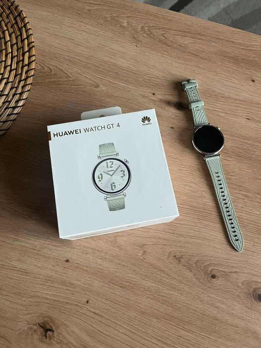 Дамски смарт часовник HUAWEI WATCH GT 4
