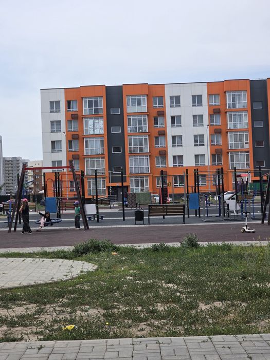 1 бөлмелі кв. 1 этаж Бірлік микрорайонда.