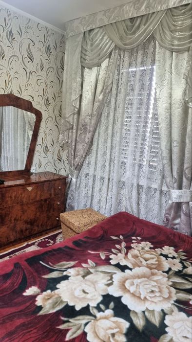 Сдаю свою 2в3/1/4 кв рядом с Академией Милиции на Карасу 2 с обстановк