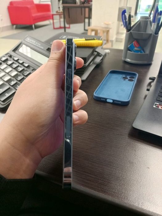 Продам Iphone 13pro max