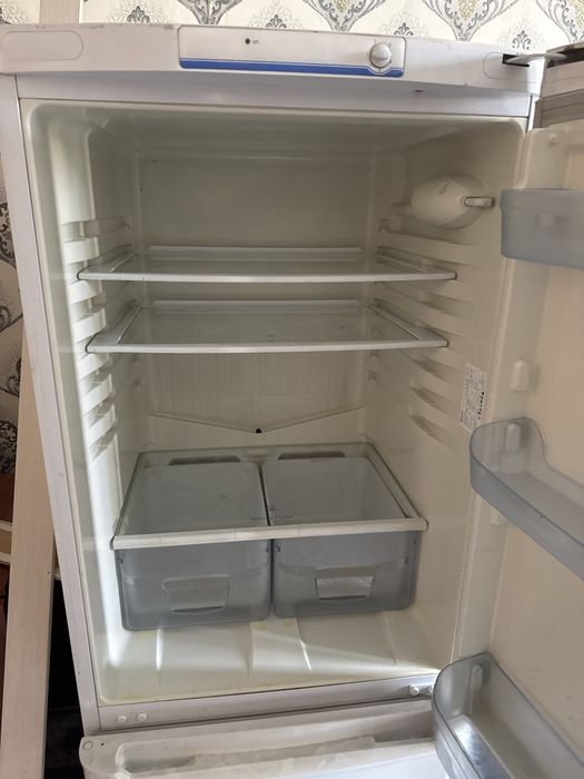 продам слабо работающий холодильник