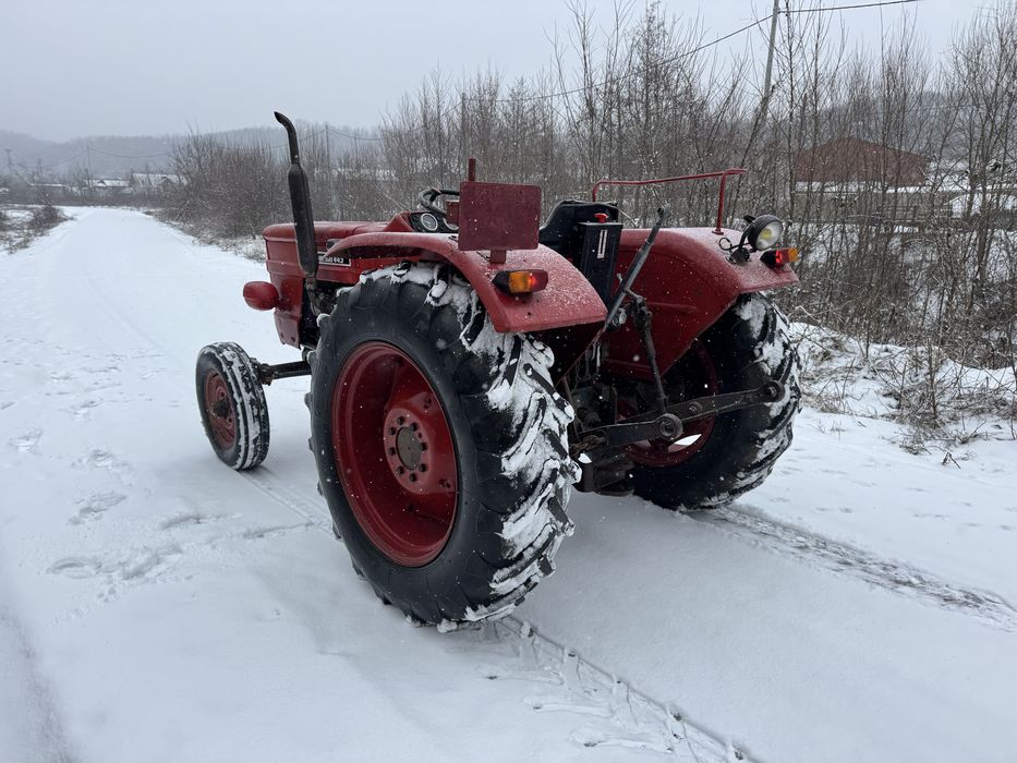 Tractor universal 445 UTB