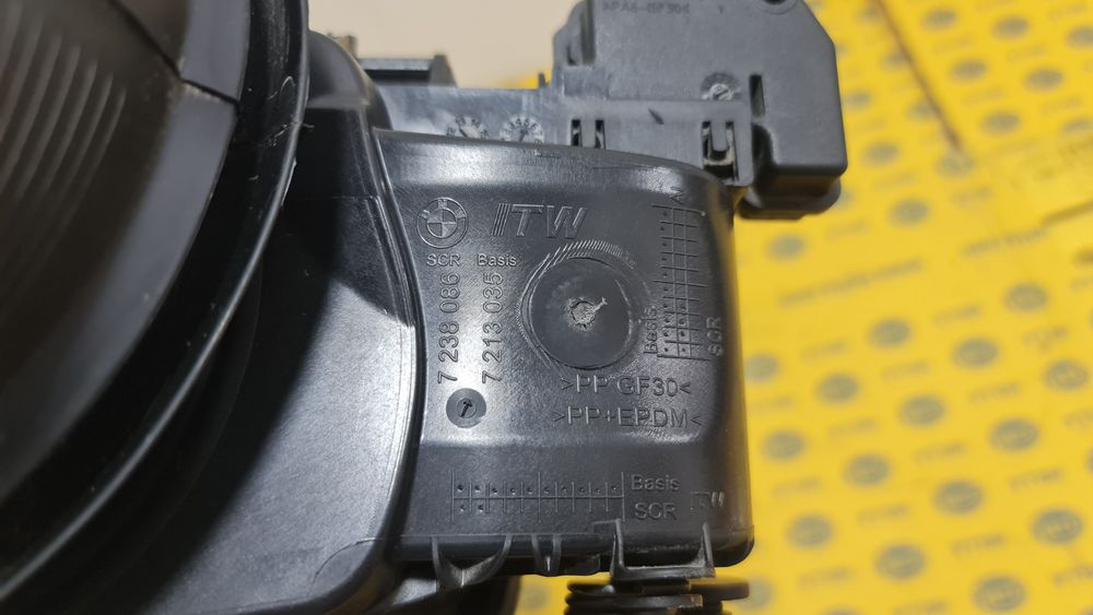 Clapeta capac bușon rezervor alimentare BMW X3 F25 7213035
Pe