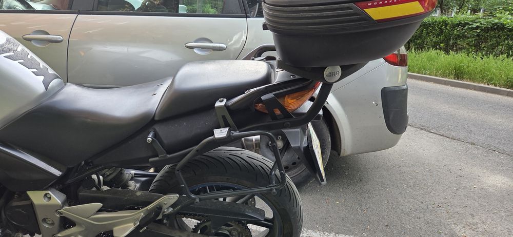 Topcase GIVI plus suport